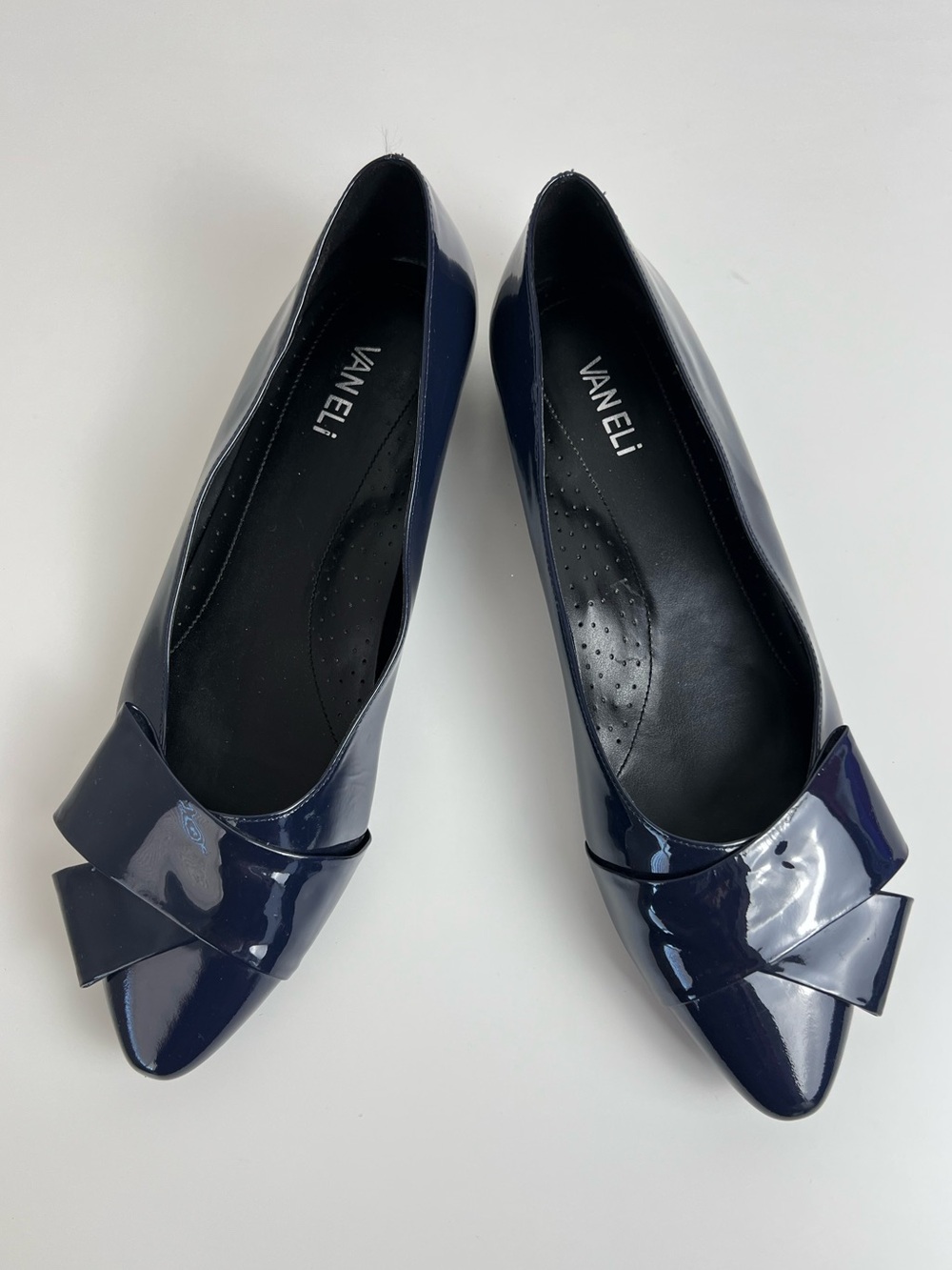 Vaneli Goran Navy Patent Leather Flats Women’s 11M Old Money Formal Career
